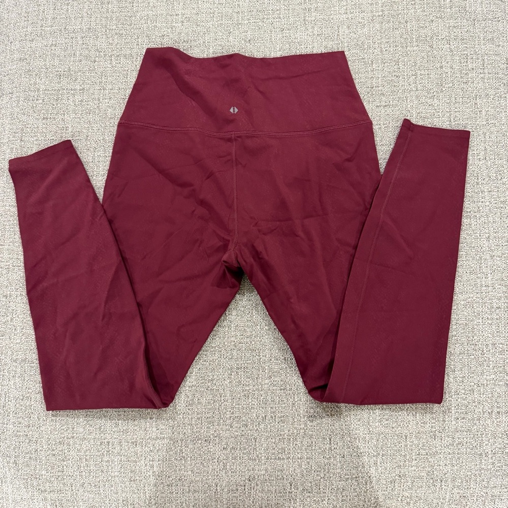 NWOT Tavi High Waisted 7/8 Tight Deep Pink Burgundy Leggings with Subtle Pattern